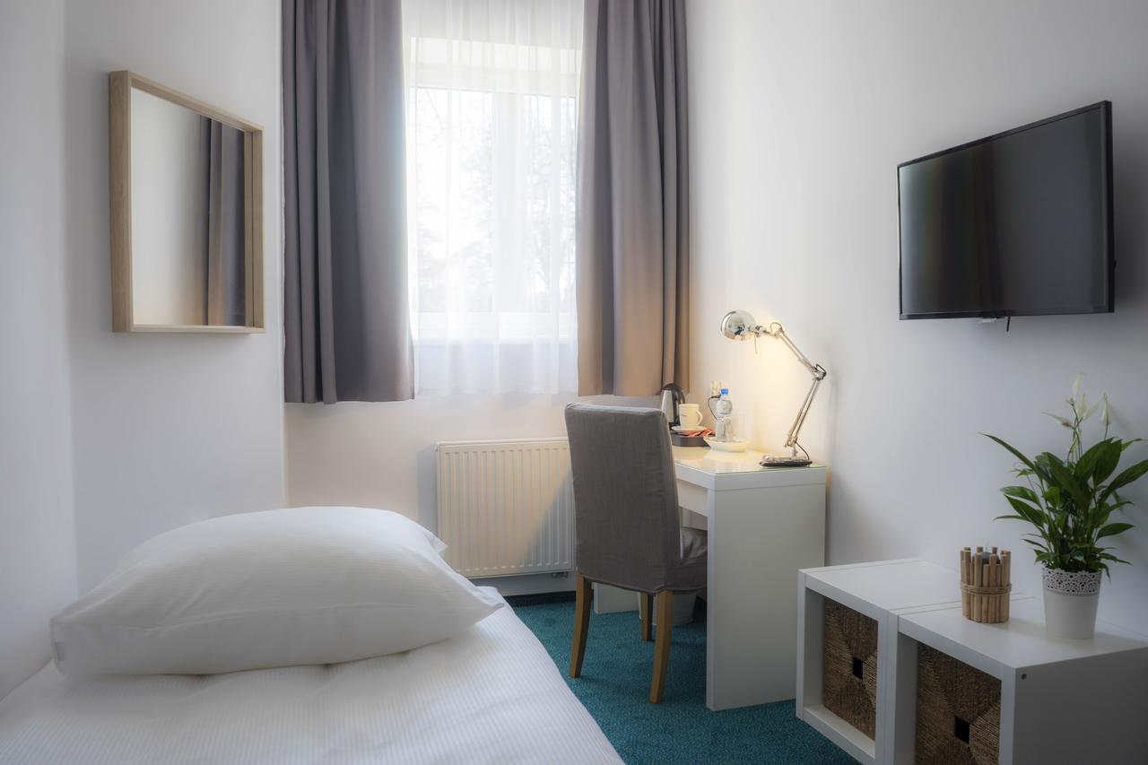 Hotel Inner City Kutno Exteriör bild