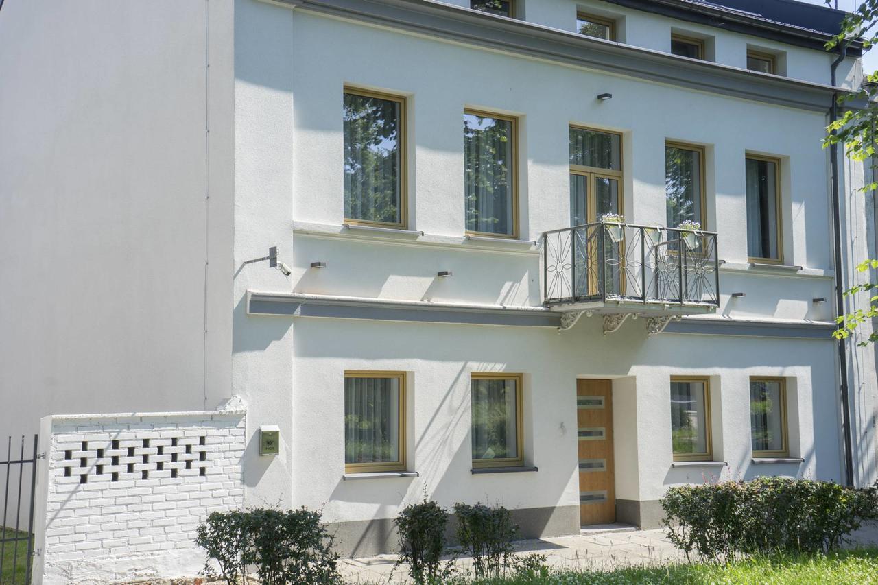 Hotel Inner City Kutno Exteriör bild